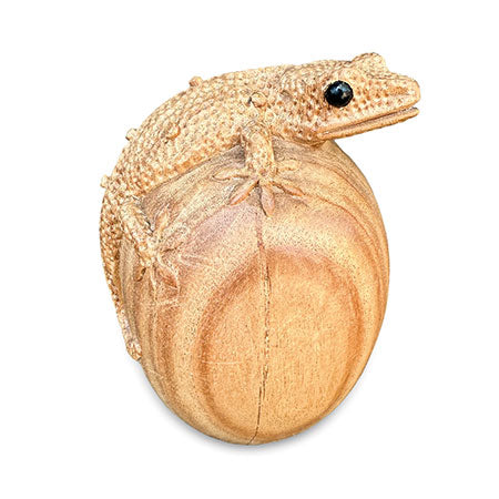 Hand-Carved Gecko on Egg large 13cm
